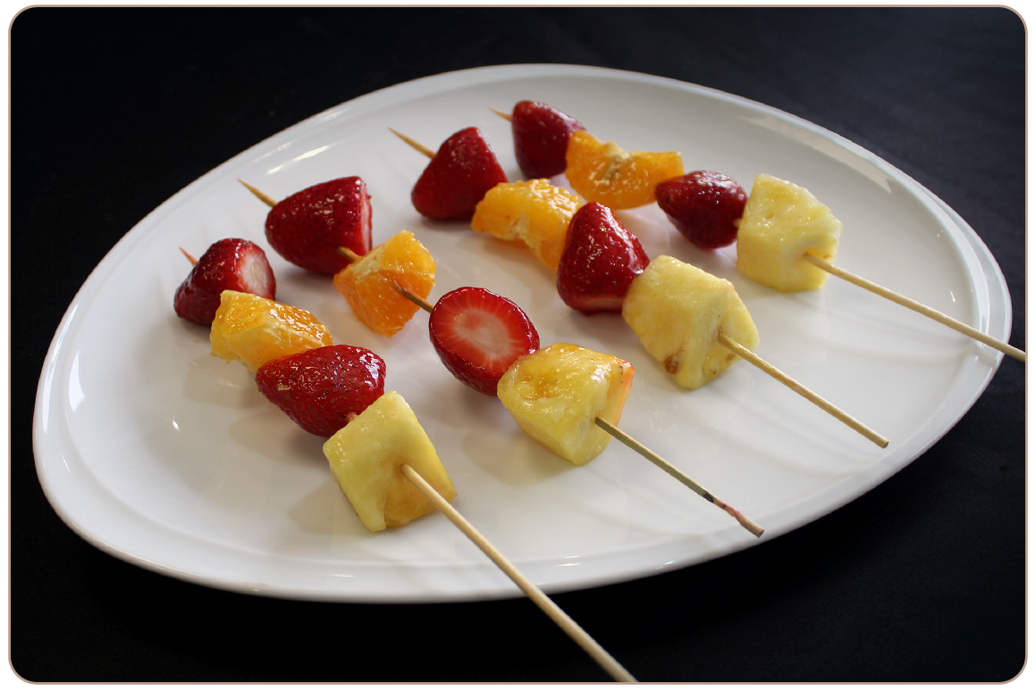 Brocheta de frutas (25 unidades)