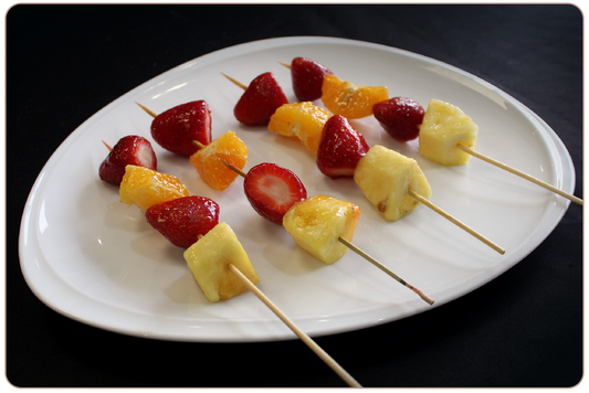 Brocheta de frutas (25 unidades)
